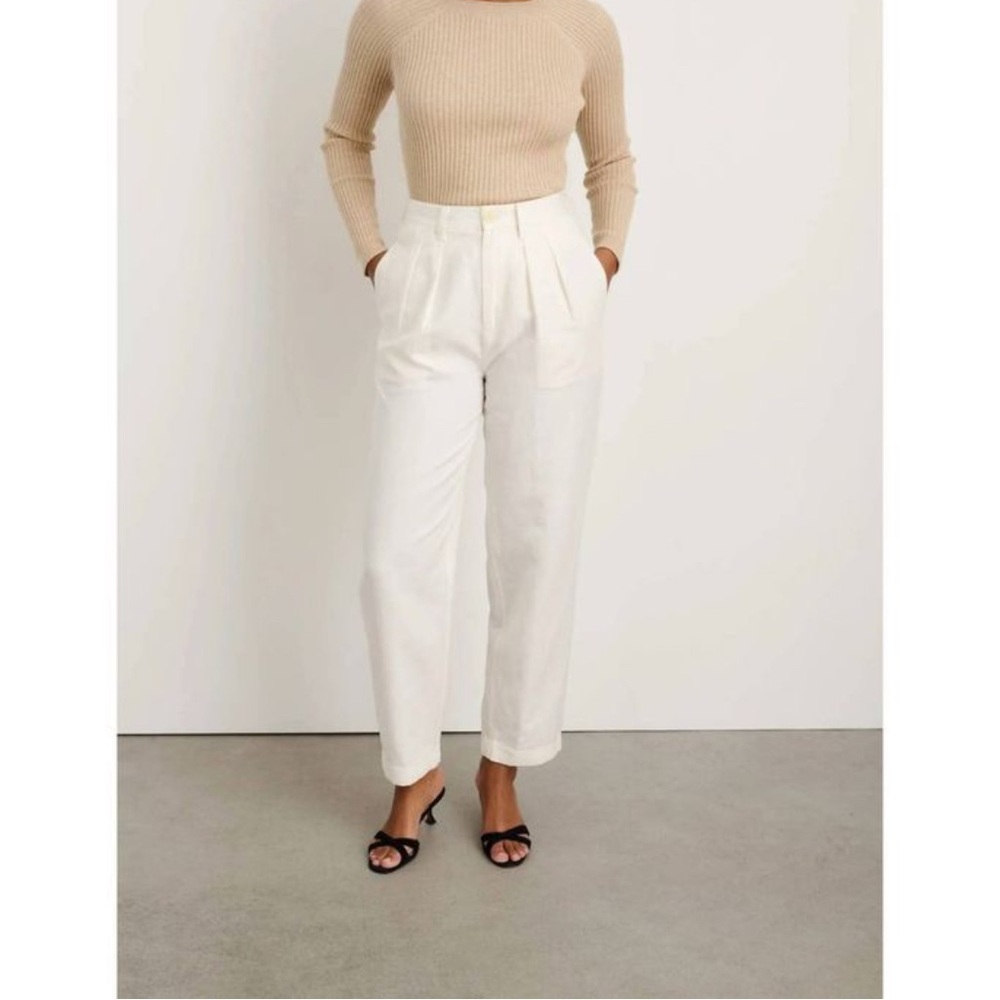 Pleated linen pants
